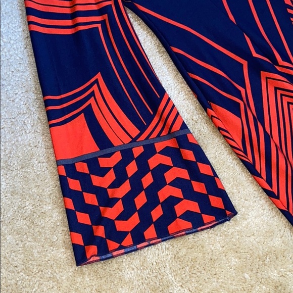 Geometric-Design Nicola Dress - Picture 2 of 5